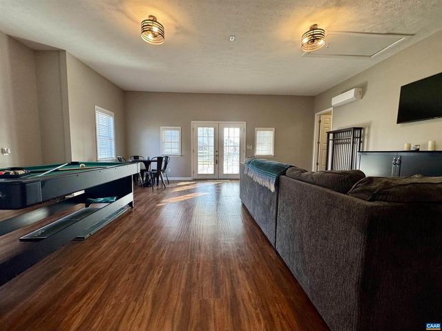 18 FOREST VIEW LN, Fishersville, VA 22939