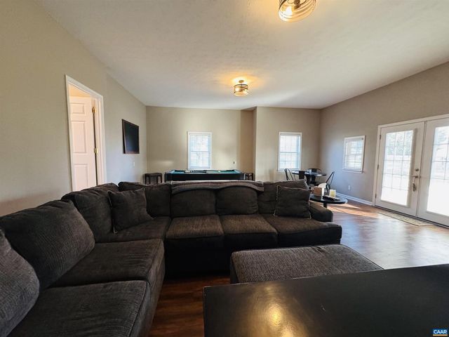 18 FOREST VIEW LN, Fishersville, VA 22939