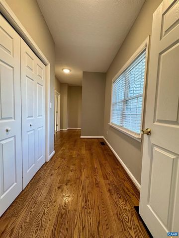 18 FOREST VIEW LN, Fishersville, VA 22939