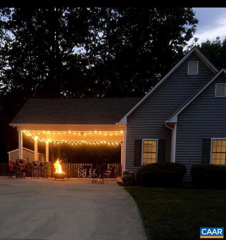 18 FOREST VIEW LN, Fishersville, VA 22939