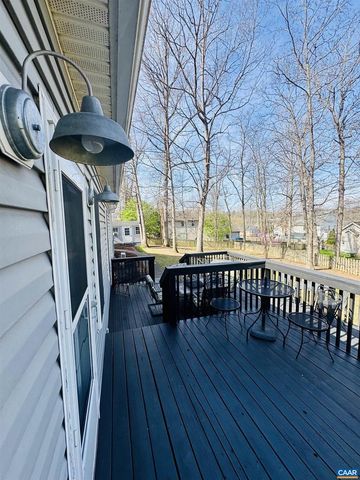 18 FOREST VIEW LN, Fishersville, VA 22939