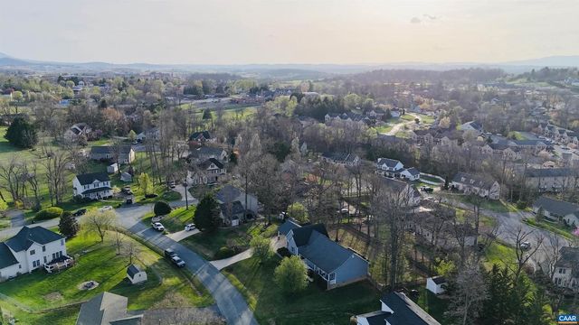 18 FOREST VIEW LN, Fishersville, VA 22939