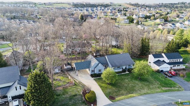 18 FOREST VIEW LN, Fishersville, VA 22939