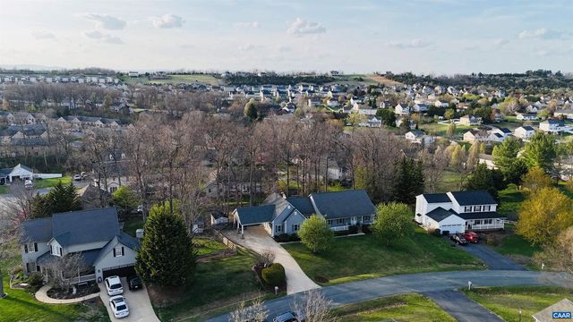 18 FOREST VIEW LN, Fishersville, VA 22939