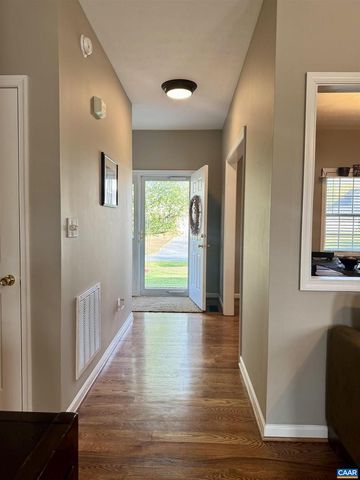 18 FOREST VIEW LN, Fishersville, VA 22939