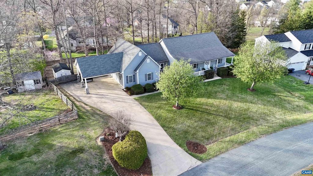 18 FOREST VIEW LN, Fishersville, VA 22939