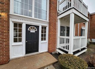 2445 TORQUAY Avenue 107, Royal Oak, MI 48073