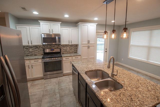7504 WELLFORD CT, Columbia, MO 65203