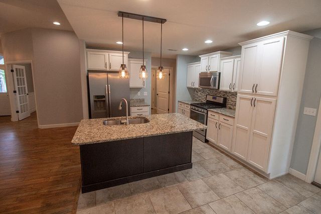 7504 WELLFORD CT, Columbia, MO 65203
