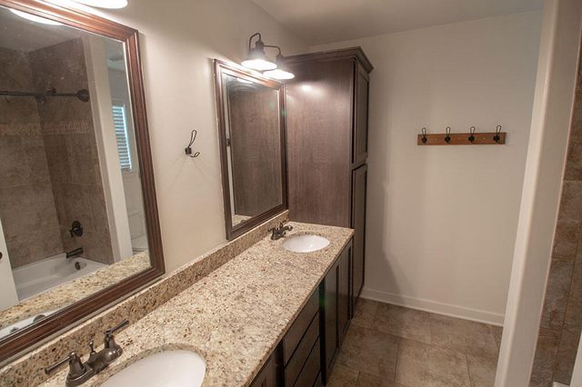 7504 WELLFORD CT, Columbia, MO 65203