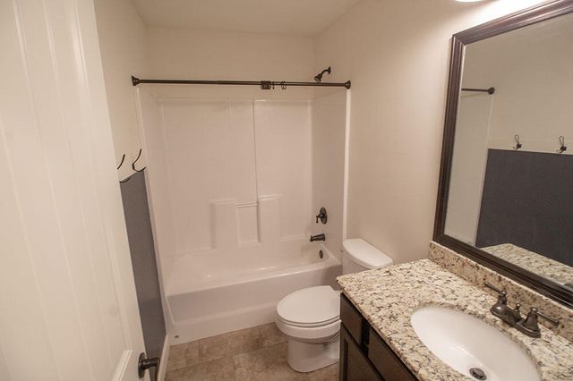 7504 WELLFORD CT, Columbia, MO 65203