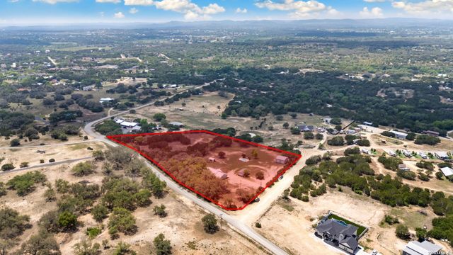 133 WAGON CIR, Bandera, TX 78003