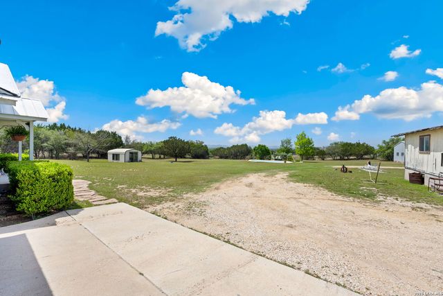133 WAGON CIR, Bandera, TX 78003