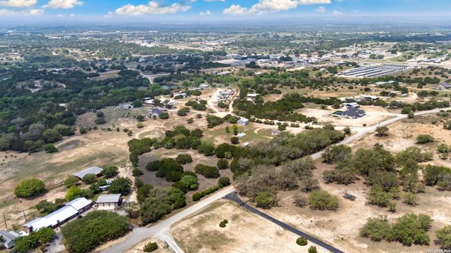133 WAGON CIR, Bandera, TX 78003