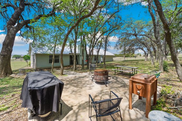 133 WAGON CIR, Bandera, TX 78003