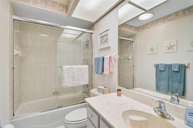 4360 PRESIDENTIAL AVENUE CIRCLE E, Bradenton, FL 34203