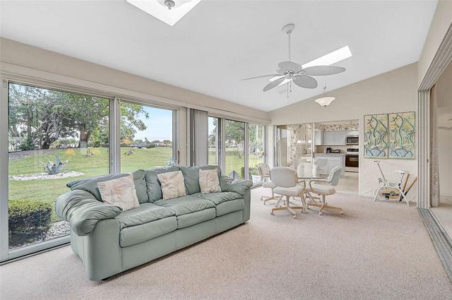 4360 PRESIDENTIAL AVENUE CIRCLE E, Bradenton, FL 34203