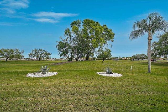 4360 PRESIDENTIAL AVENUE CIRCLE E, Bradenton, FL 34203