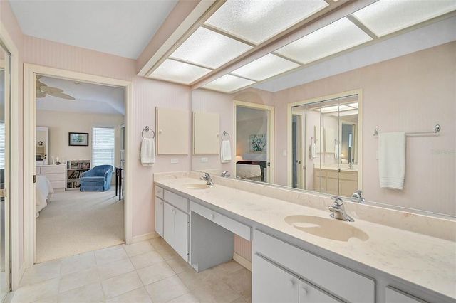 4360 PRESIDENTIAL AVENUE CIRCLE E, Bradenton, FL 34203