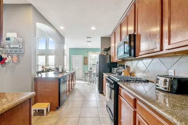 62 W Lasting Spring Circle, The Woodlands, TX 77389