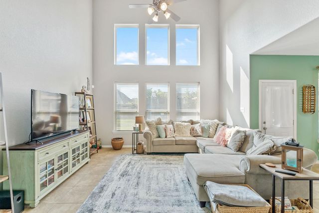 62 W Lasting Spring Circle, The Woodlands, TX 77389