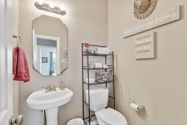 62 W Lasting Spring Circle, The Woodlands, TX 77389