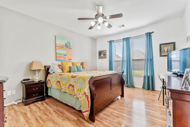 62 W Lasting Spring Circle, The Woodlands, TX 77389