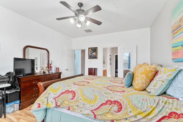 62 W Lasting Spring Circle, The Woodlands, TX 77389