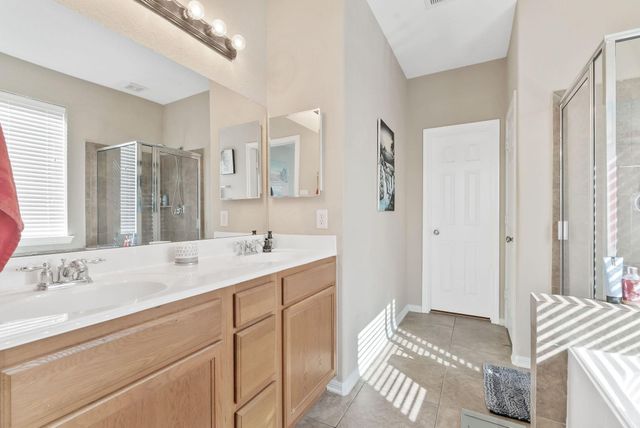 62 W Lasting Spring Circle, The Woodlands, TX 77389