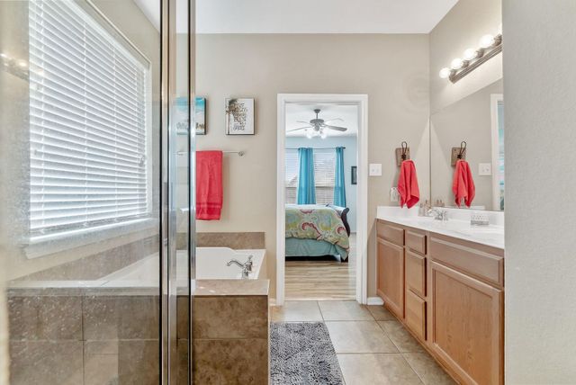 62 W Lasting Spring Circle, The Woodlands, TX 77389