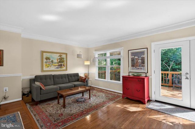 4239 SLEEPY LAKE DR, Fairfax, VA 22033