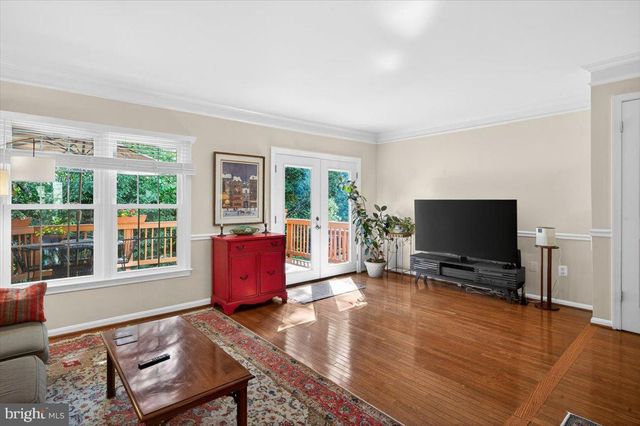 4239 SLEEPY LAKE DR, Fairfax, VA 22033