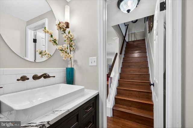 4239 SLEEPY LAKE DR, Fairfax, VA 22033