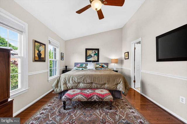 4239 SLEEPY LAKE DR, Fairfax, VA 22033