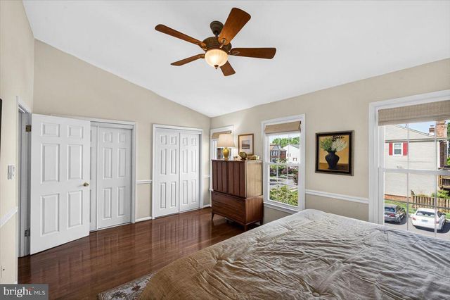 4239 SLEEPY LAKE DR, Fairfax, VA 22033