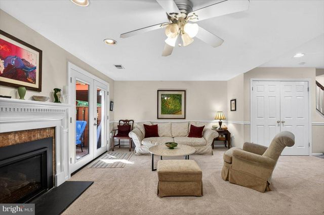 4239 SLEEPY LAKE DR, Fairfax, VA 22033