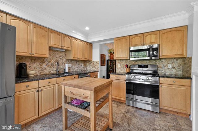 4239 SLEEPY LAKE DR, Fairfax, VA 22033