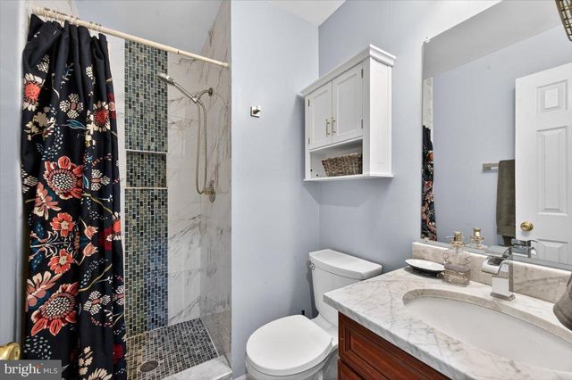 4239 SLEEPY LAKE DR, Fairfax, VA 22033