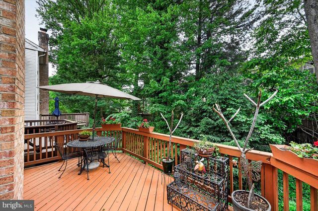 4239 SLEEPY LAKE DR, Fairfax, VA 22033