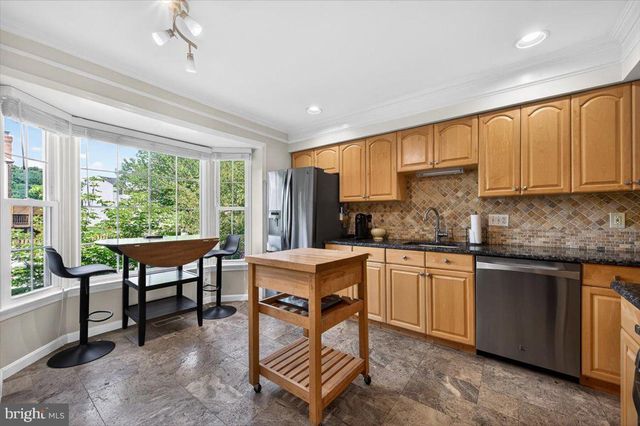4239 SLEEPY LAKE DR, Fairfax, VA 22033