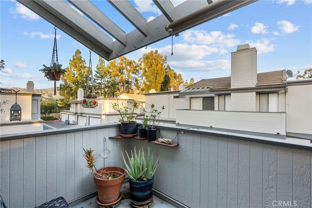 6490 Twin Circle, Simi Valley, CA 93063