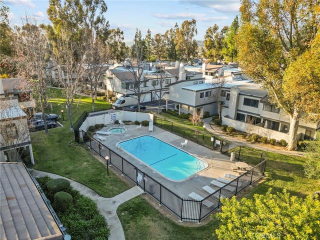 6490 Twin Circle, Simi Valley, CA 93063