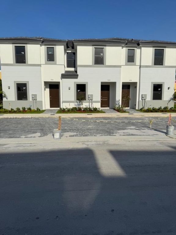 1037 NW 1 ave, Florida City, FL 33034