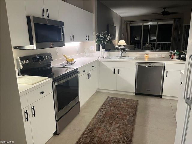4650 Yacht Harbor DR # 123, Naples, FL 34112