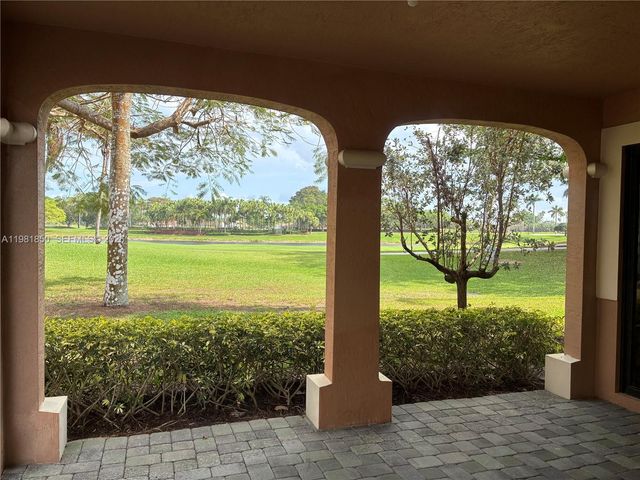 2757 Center Ct Dr 1-20, Weston, FL 33332