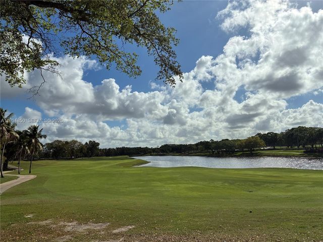 2757 Center Ct Dr 1-20, Weston, FL 33332