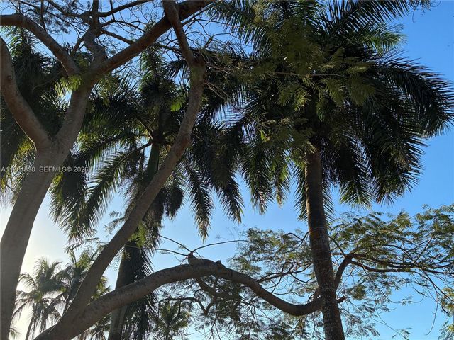 2757 Center Ct Dr 1-20, Weston, FL 33332