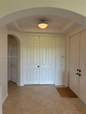 2757 Center Ct Dr 1-20, Weston, FL 33332