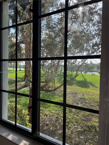 2757 Center Ct Dr 1-20, Weston, FL 33332