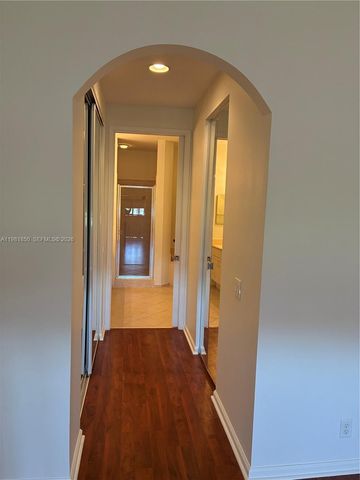 2757 Center Ct Dr 1-20, Weston, FL 33332